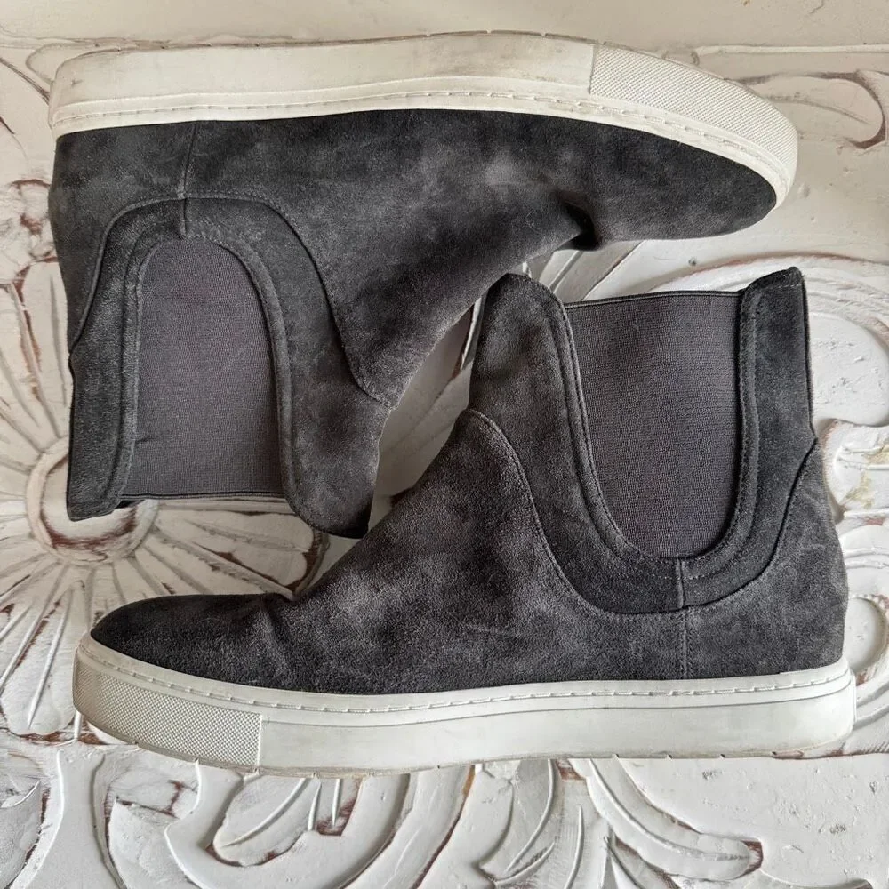 Vince Women’s Newlyn Chelsea high-top sneakers in a dark grey suede size 9